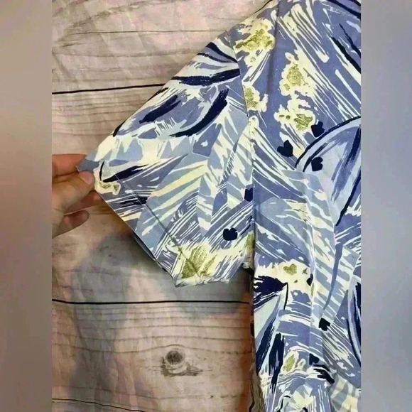 Bobbi’s closet collection blue and gold patterned top - Picture 2 of 6